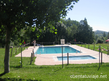 Piscina en un Camping